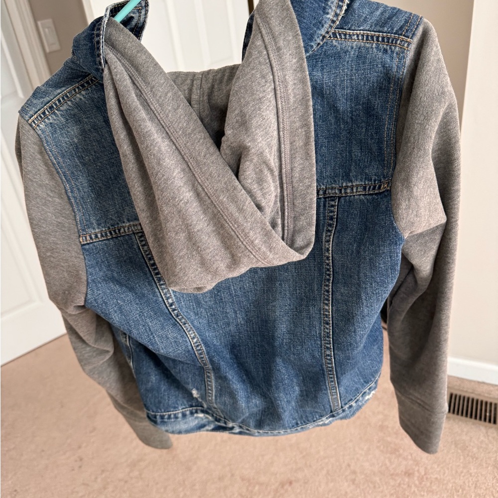 Abercrombie jacket - Picture 2 of 3